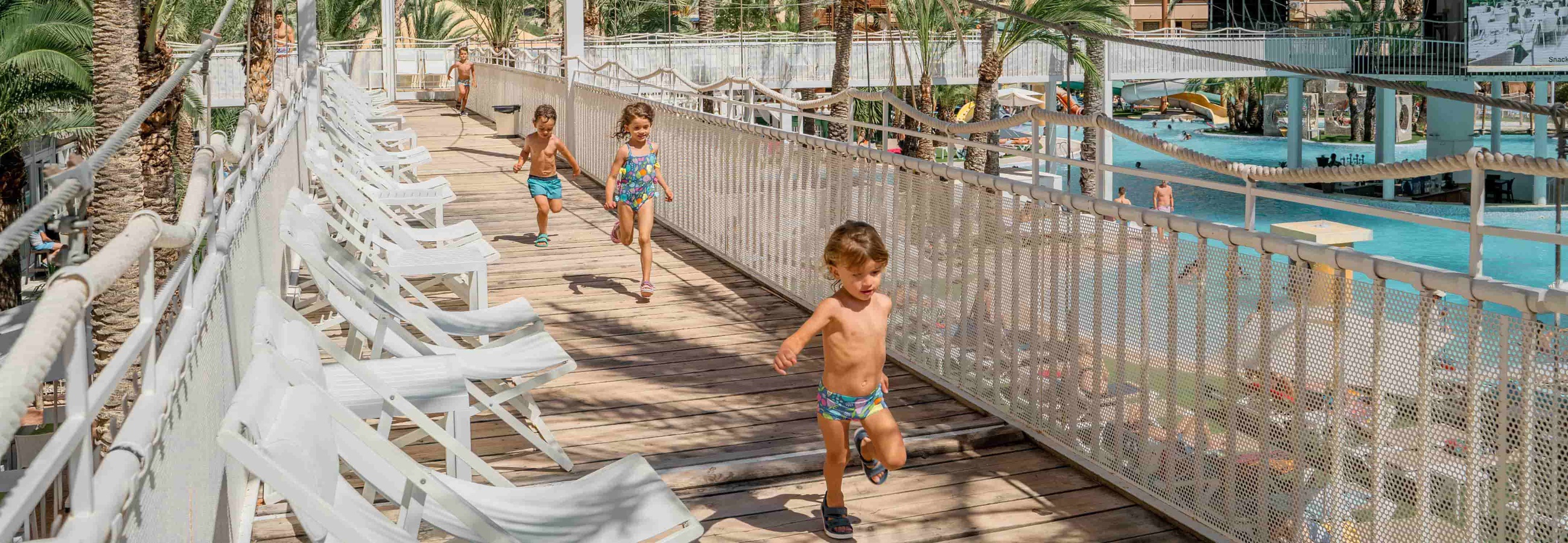 Easter Getaway Magic Aqua™ Tropical Splash Finestrat Easter Getaway Magic Aqua™ Tropical Splash Finestrat